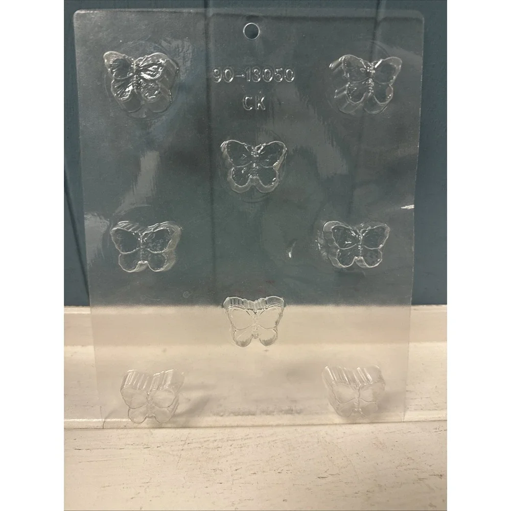 LOT OF 8 Vtg CHOCOLATE CANDY‎ SOAP MOLD PARTY FAVORS Easter Butterflies Eiffel +
